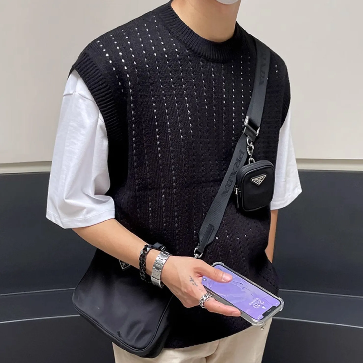 KNITTED SLEEVELESS VEST